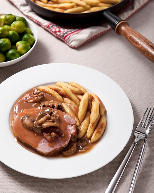 Jägerbraten in Champignonsoße