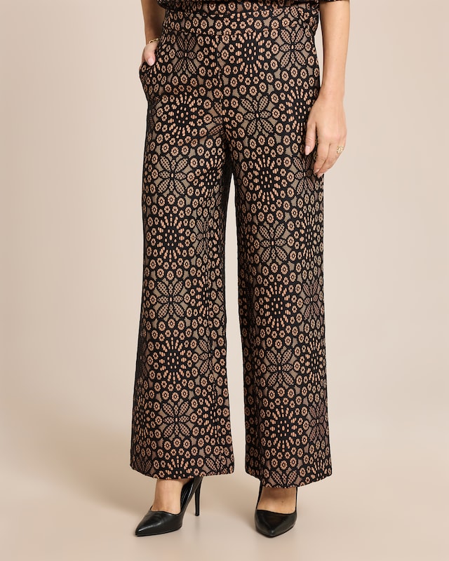 "Couture" Hose mit Scuba Spitze