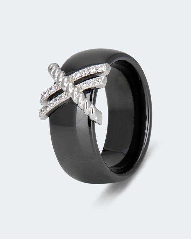 Ring aus Keramik mit Zirkonia