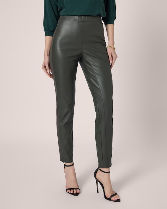 Produktabbildung für Hose in Leder-Optik mit Stretch-Einsatz