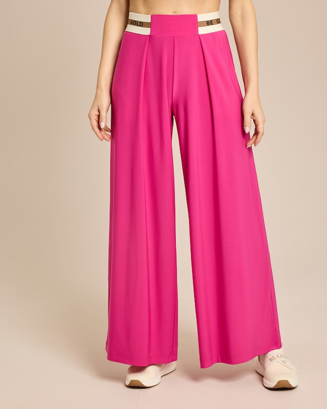 Marlenehose mit Logobund