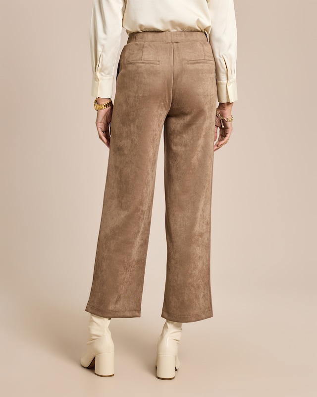 Veloursimitathose mit weitem Bein