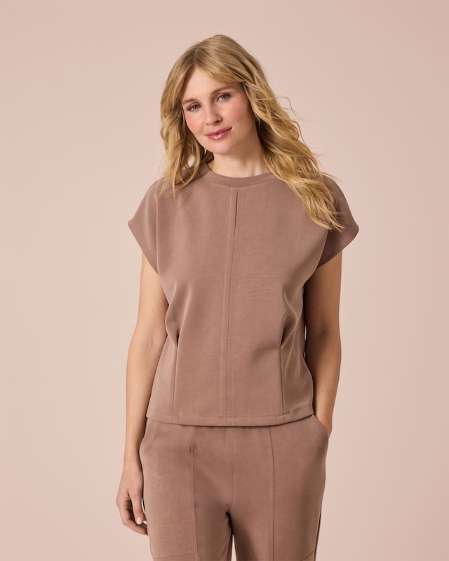 Shirt mit Ausschnitt-Detail