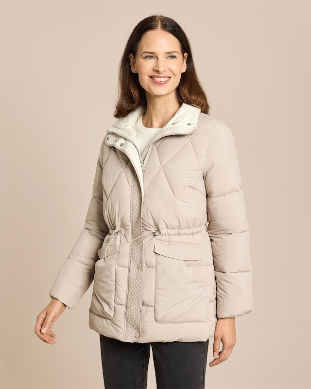 Steppjacke mit aufgesetzten Taschen