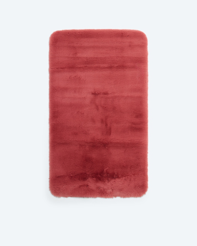 Badematte in Kaninchenfell-Optik