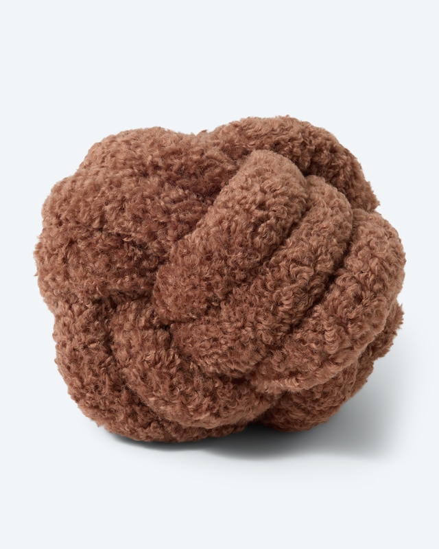 Knotenkissen in Teddy-Optik