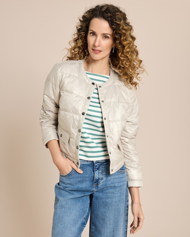 Steppjacke mit Druckknöpfen