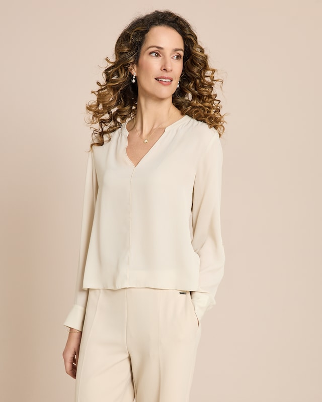 Bluse mit Ziernähten