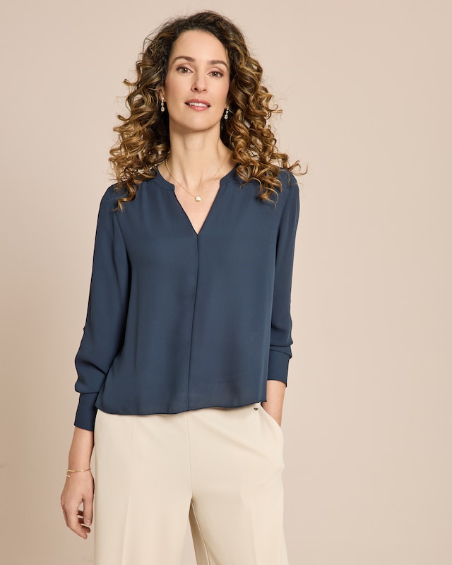 Bluse mit Ziernähten
