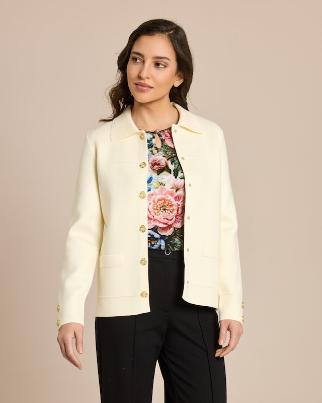 Strickblazer mit Rosenknöpfe