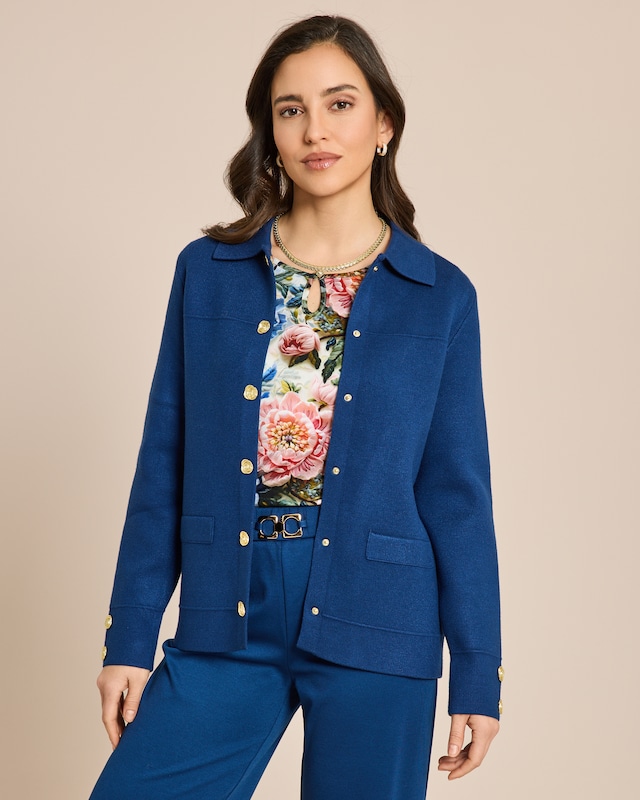 Strickblazer mit Rosenknöpfe