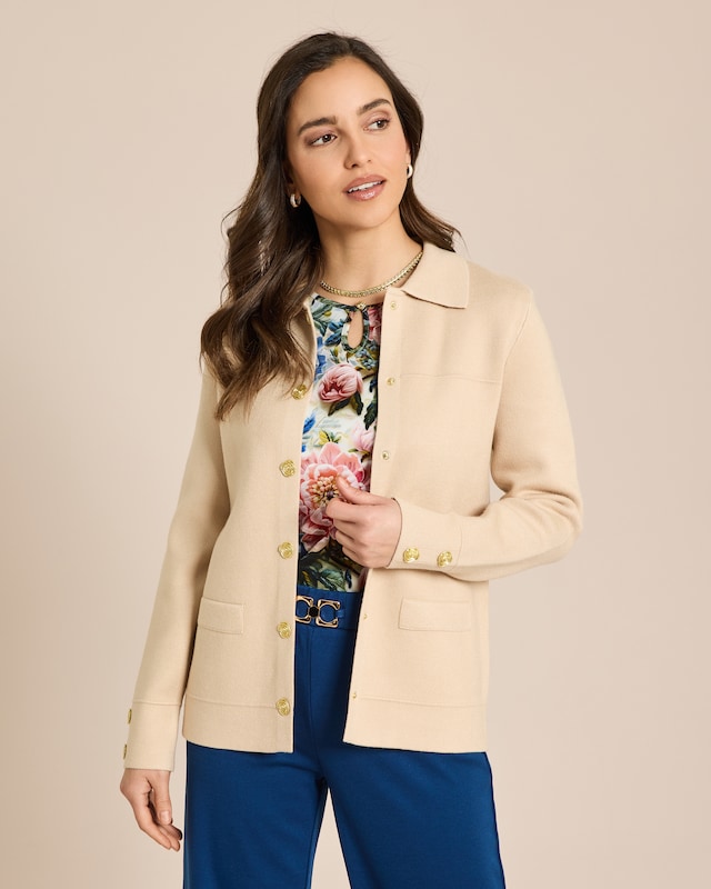 Strickblazer mit Rosenknöpfe