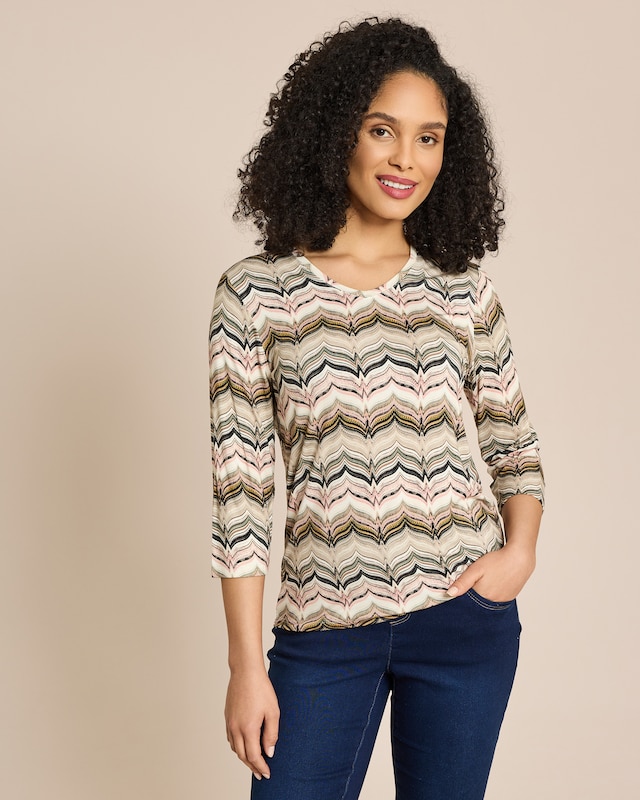 Shirt mit Druck im Zick Zack Design