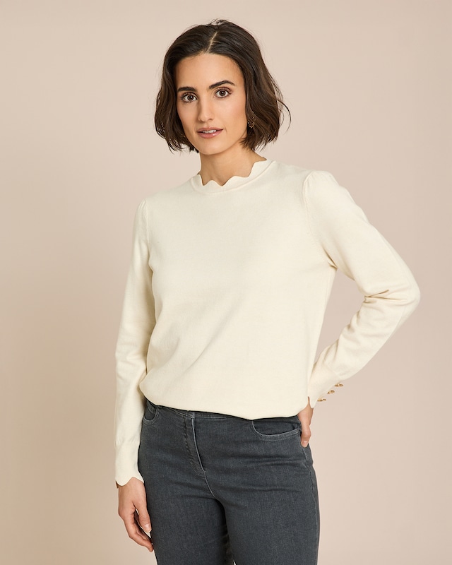 Pullover mit Wellenkanten