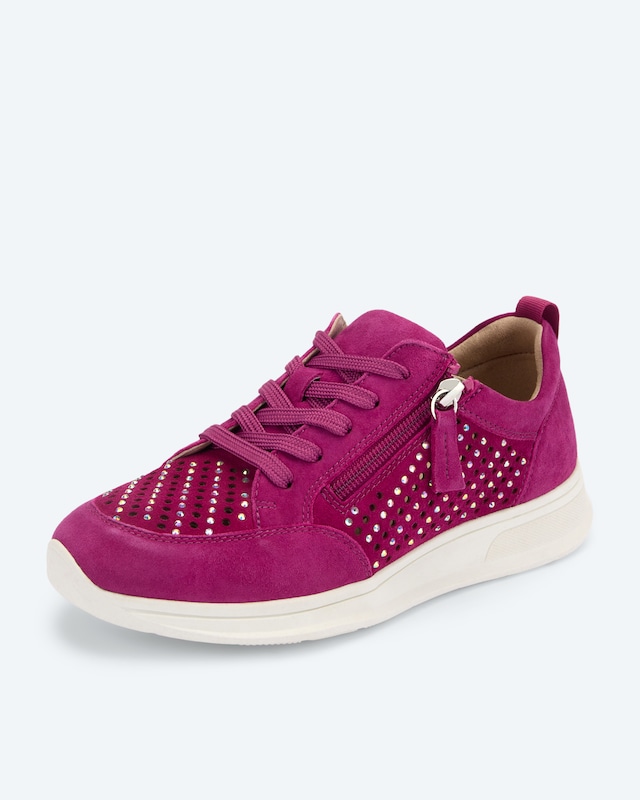 Sneaker mit Perforation