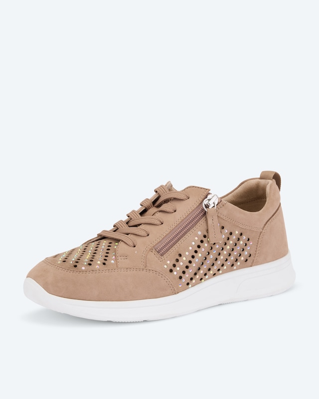 Sneaker mit Perforation