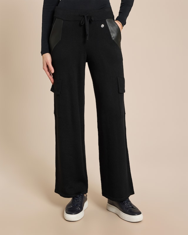 Strickhose mit veganen Lederdetails