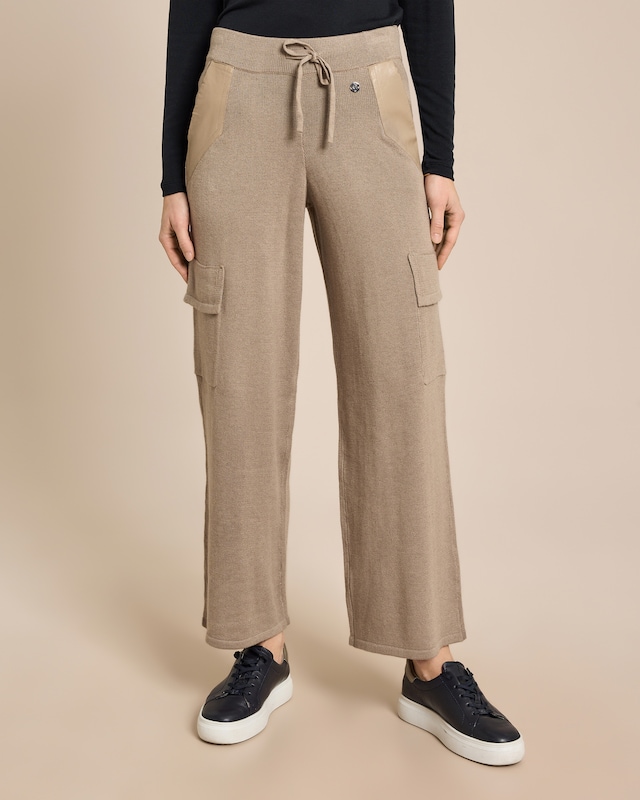 Strickhose mit veganen Lederdetails