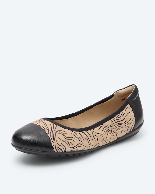 Ballerina mit Zebramuster