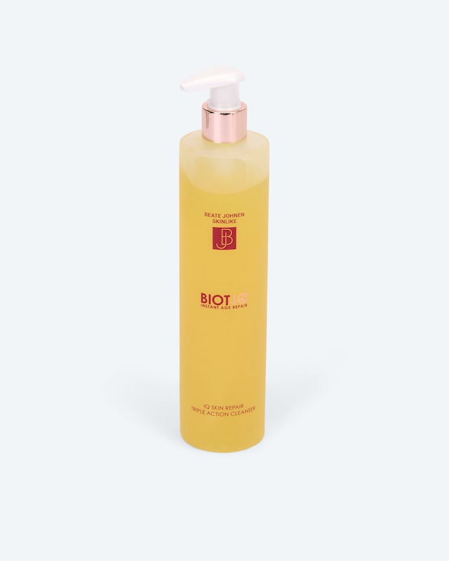 IQ Skin Repair Triple Action Cleanser