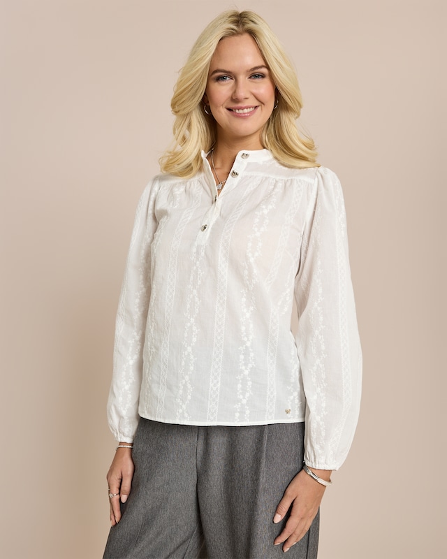 Bluse mit Herzknöpfen