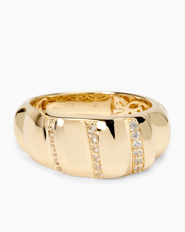 Ring mit Saphir