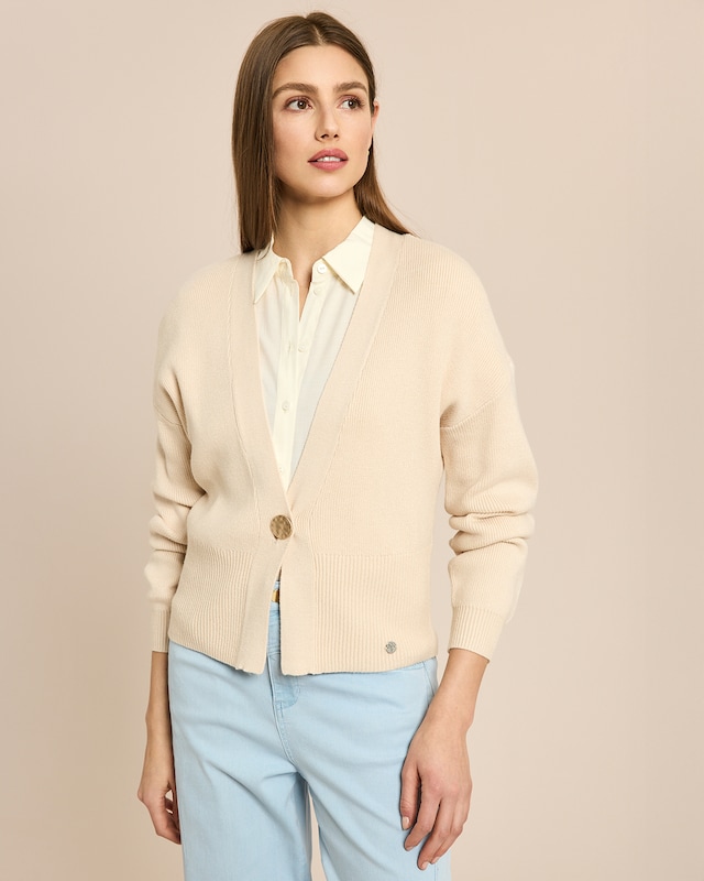 Kurzer Cardigan mit Knopfdetail