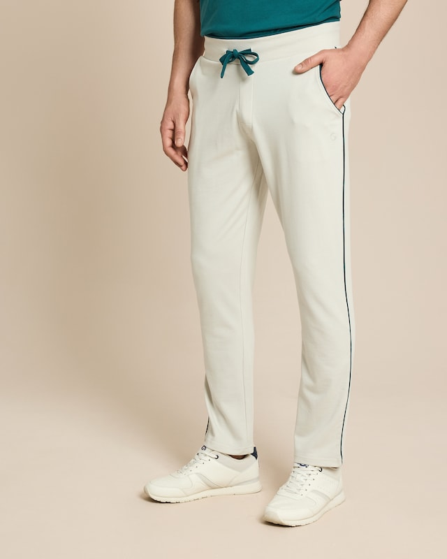 Freizeithose mit Kontrastdetails