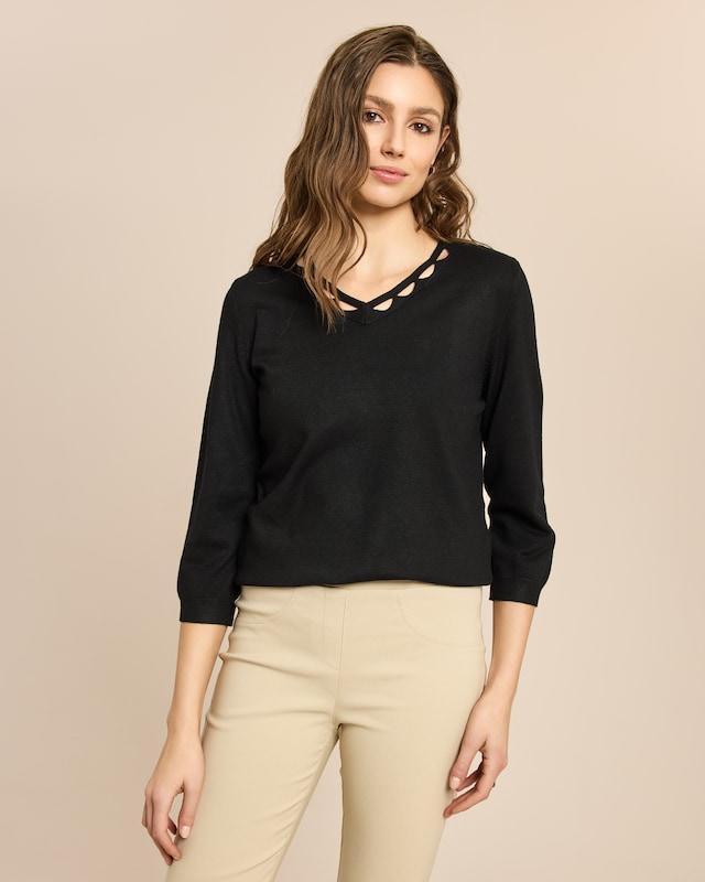 Pullover mit dekorativem V-Ausschnitt