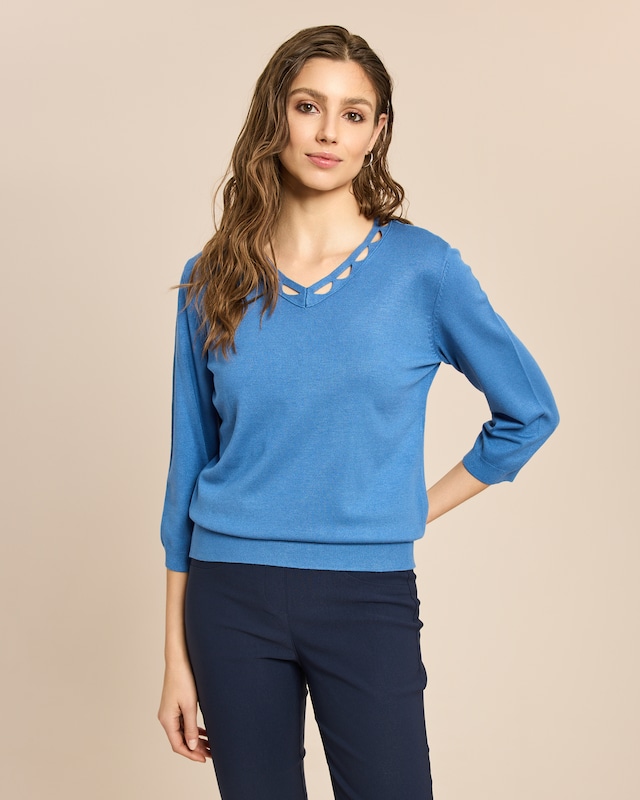 Pullover mit dekorativem V-Ausschnitt