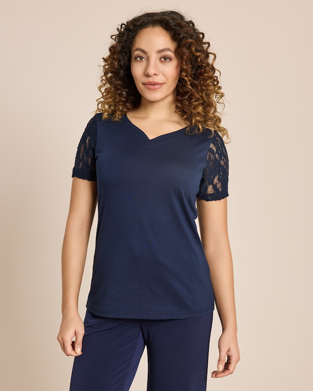 Shirt Spitzendetails