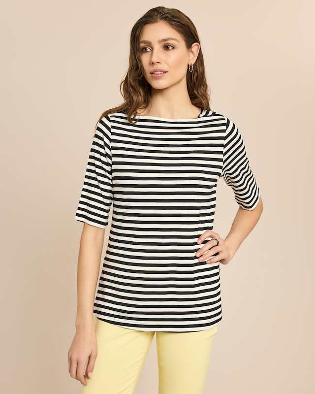 Shirt mit elegantem U-Boot-Ausschnitt