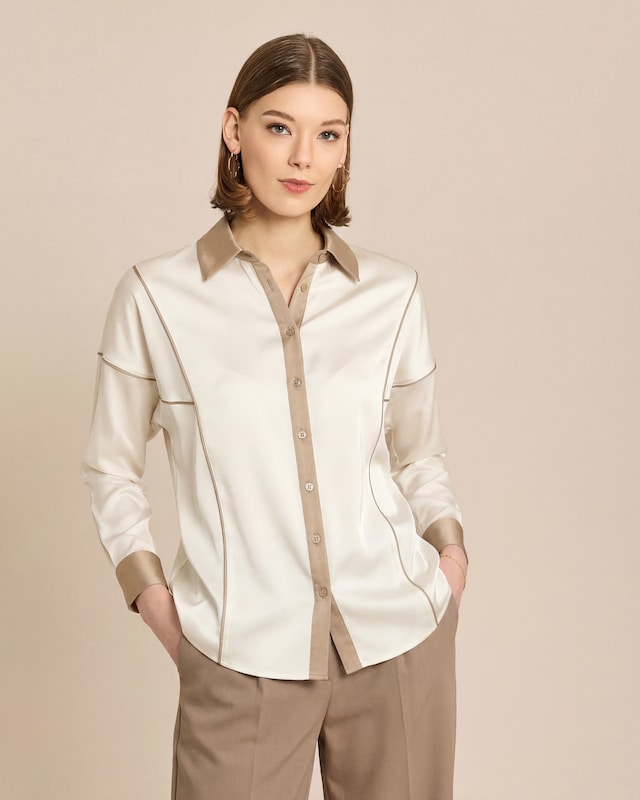 Bluse mit Kontrastdetail