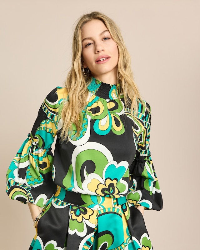 Bluse gesmokter Kragen & Ärmelsaum