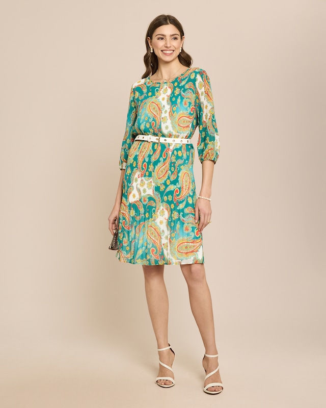 Sommerkleid mit Plissee und Paisley
