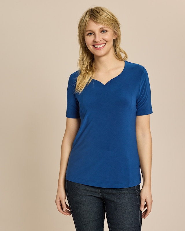 Shirt mit Herzausschnitt