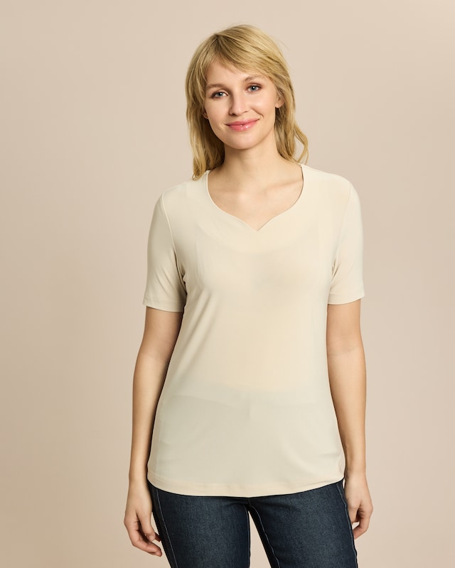 Shirt mit Herzausschnitt