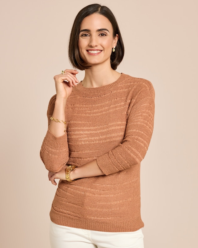 Pullover aus Bändchengarn mit Ajour-Muster