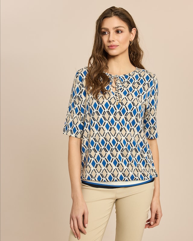 Shirt mit Key-Hole und Kordel