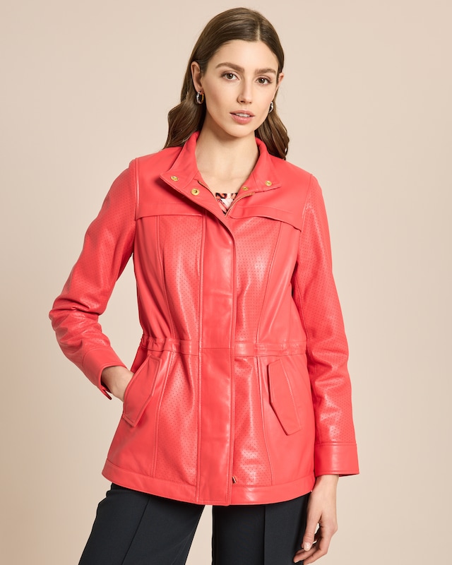 Lederjacke mit Perforierungsdetails