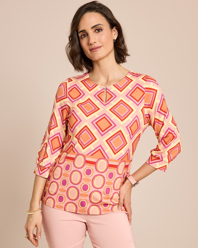 Shirt mit platzierten Druckmix