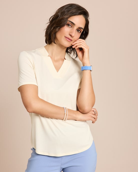 Produktabbildung für Shirt mit dekorativem V-Ausschnitt