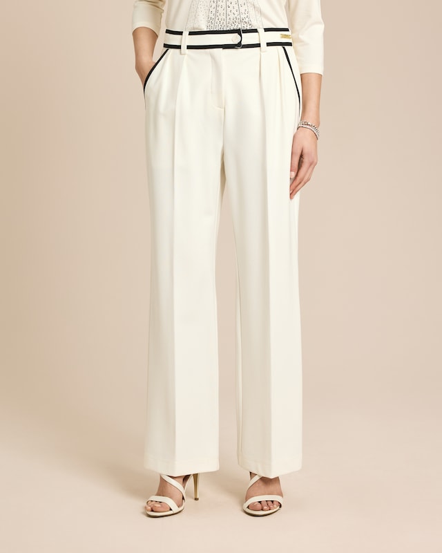 Hose mit Kontrastdetails