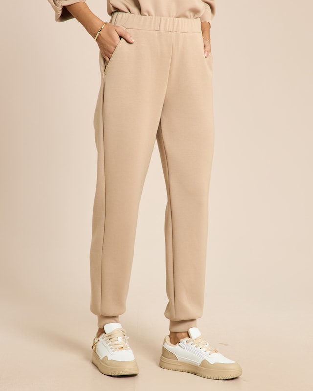 Sweathose mit Metallic Stickerei