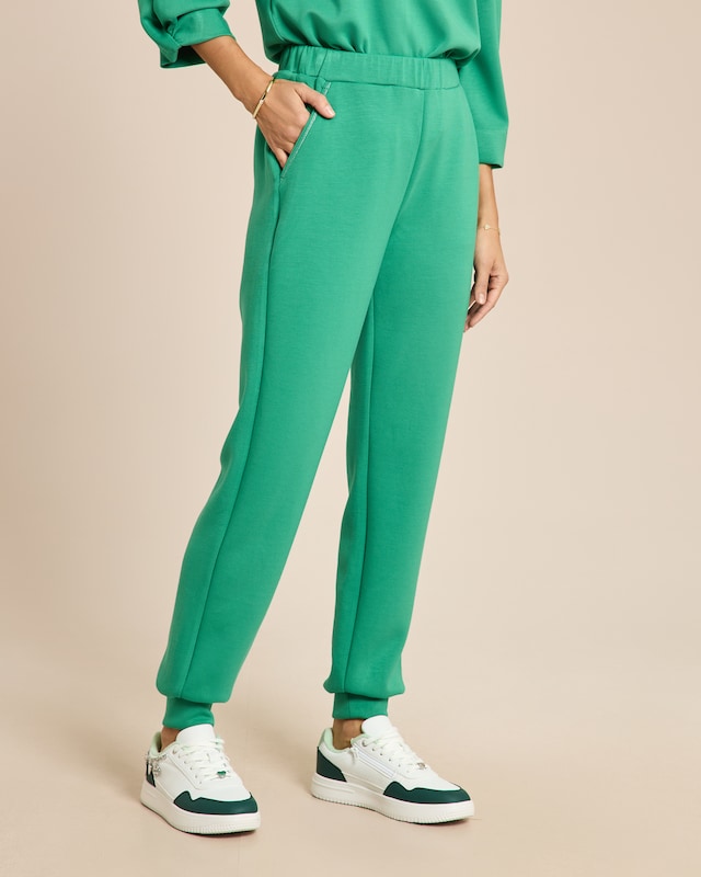 Sweathose mit Metallic Stickerei