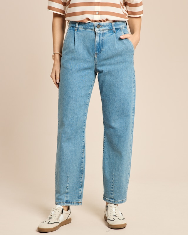 Jeans mit Kontrastdetails