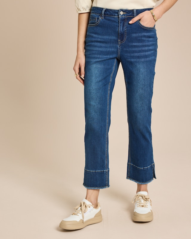 Straight Leg Cropped Jeans