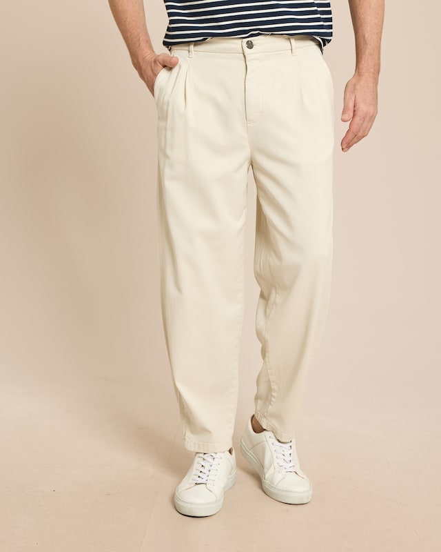 Menswear Chino mit Bundfalte