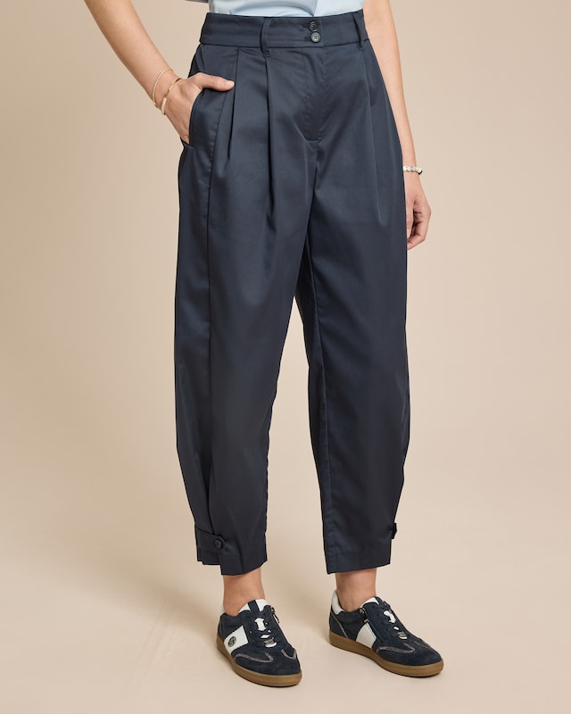 Hose mit Riegeldetail