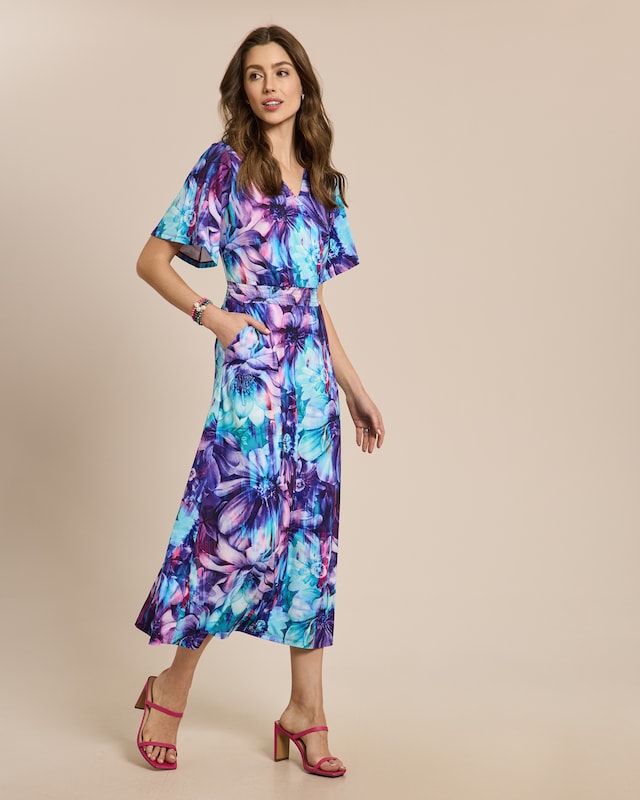 Maxikleid mit Flügelärmel